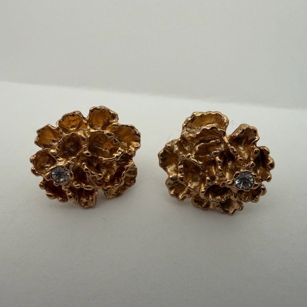 Vintage 1976 Avon Flowerblaze Earrings